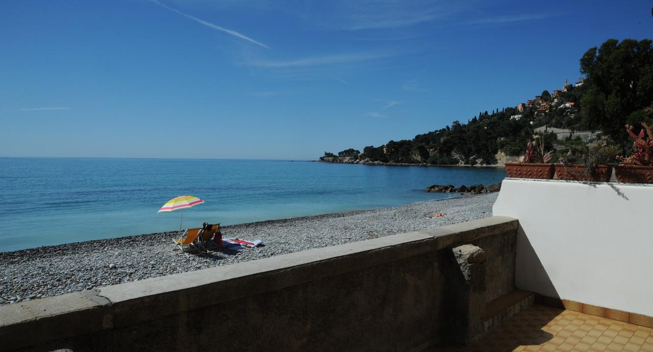 Aparthotel Holiday'S Beach Ventimiglia Exterior foto