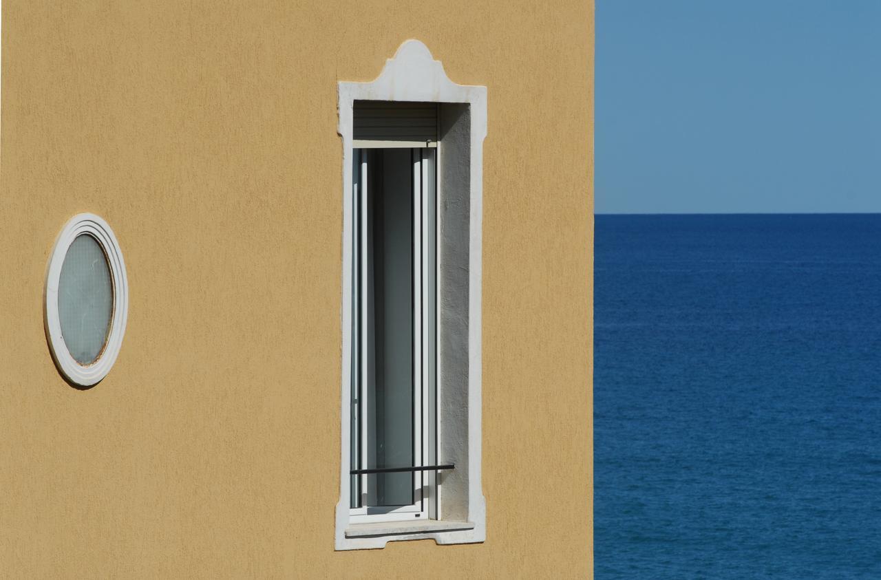 Aparthotel Holiday'S Beach Ventimiglia Exterior foto