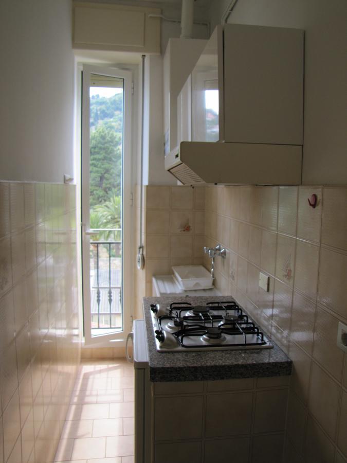 Aparthotel Holiday'S Beach Ventimiglia Exterior foto