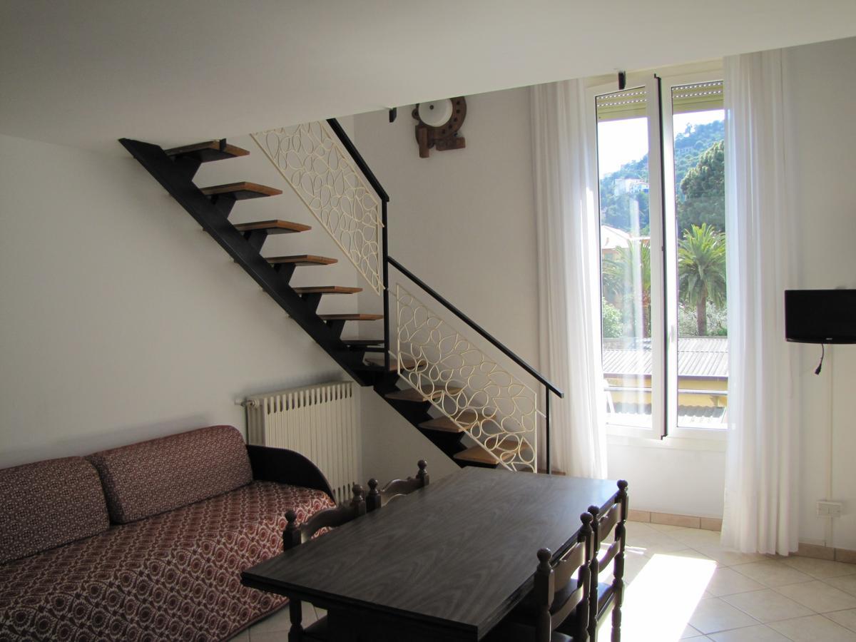 Aparthotel Holiday'S Beach Ventimiglia Exterior foto