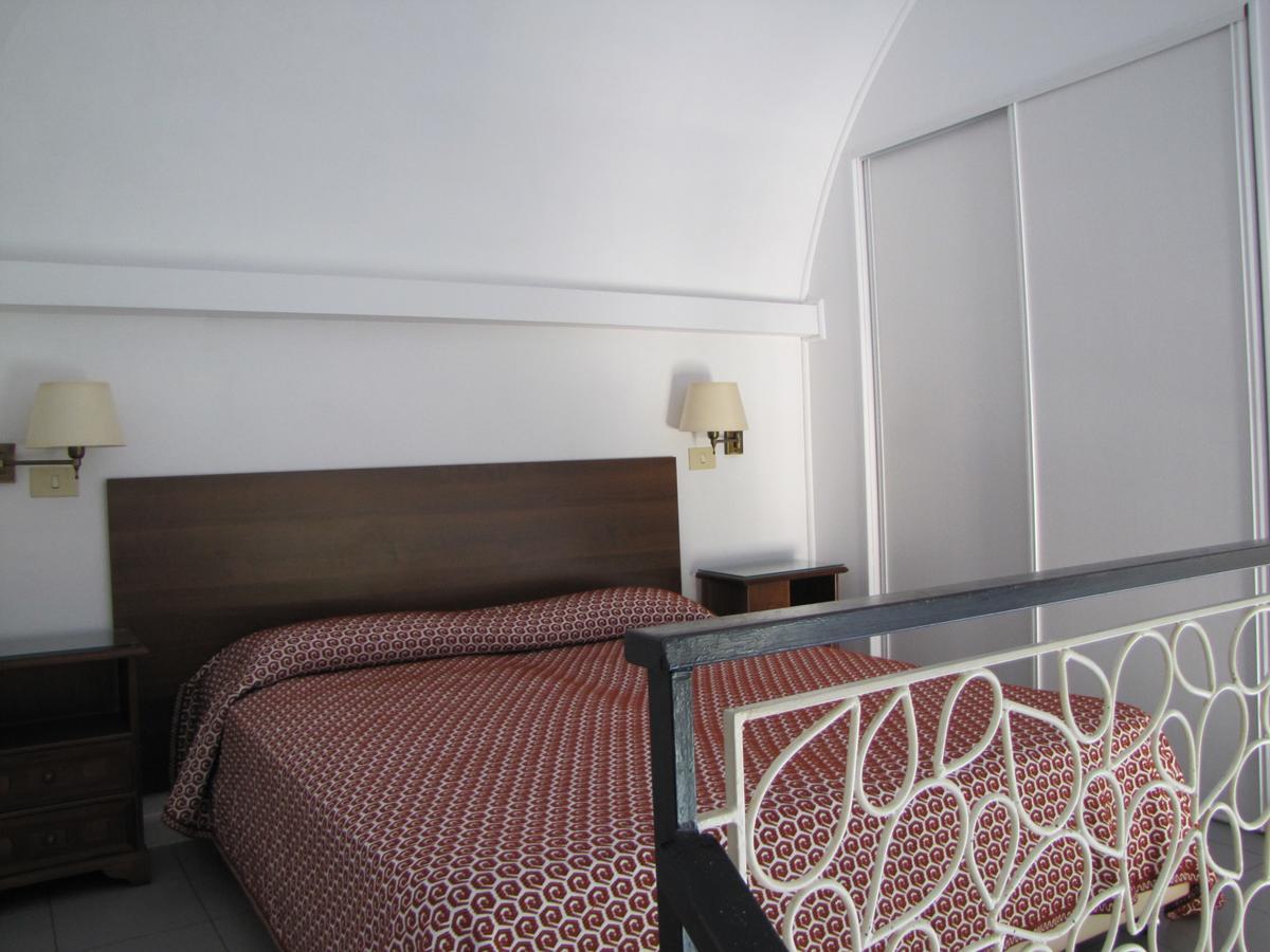 Aparthotel Holiday'S Beach Ventimiglia Exterior foto